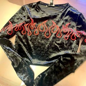 Forever 21 black crop top in large